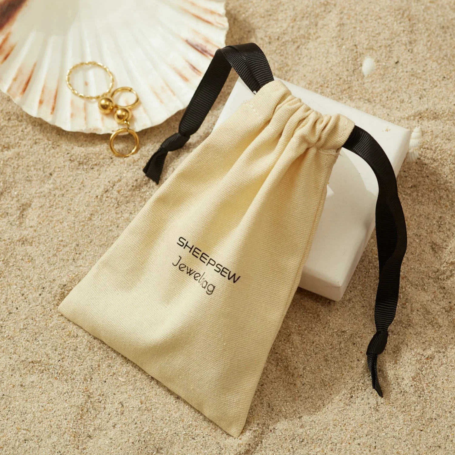 

Персонализированная фиолетовая шкатулка для драгоценностей из 20 шт. с мешочком из микрофибры: набор упаковки с логотипом