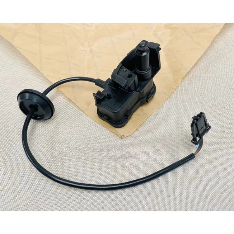 Original  Fuel Tank Door Lock Motor Control Actuator For VW Golf 7 MK7  Jetta E-Golf  Polo Skoda Rapid  5C6810773H 5C6 810 773 H