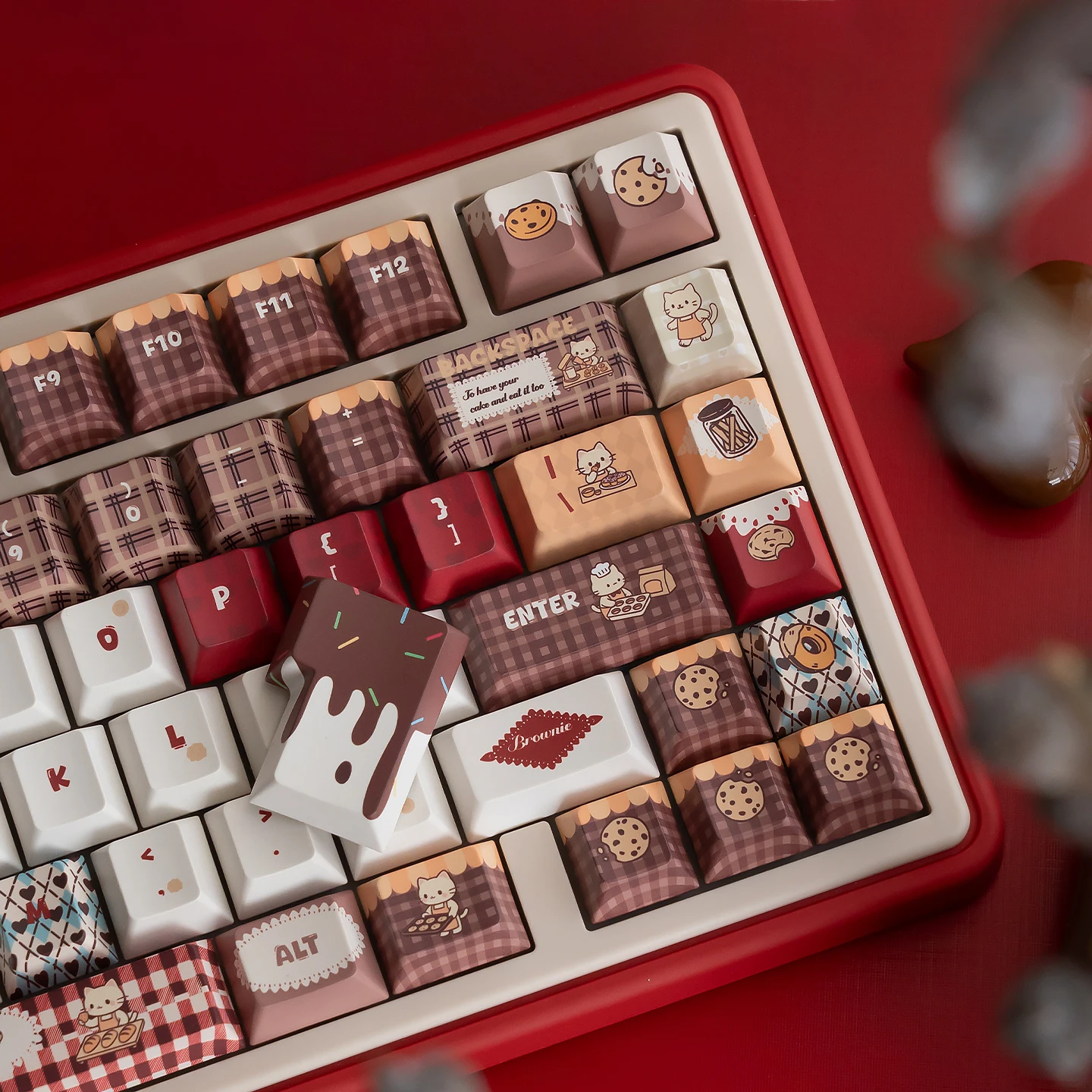 

URE Baking Cat keycaps Dye-Sublimation Cherry Profile PBT Keycaps Cute Girls keycaps For MX 61 64 87 96 104 Mechanical Keyboard