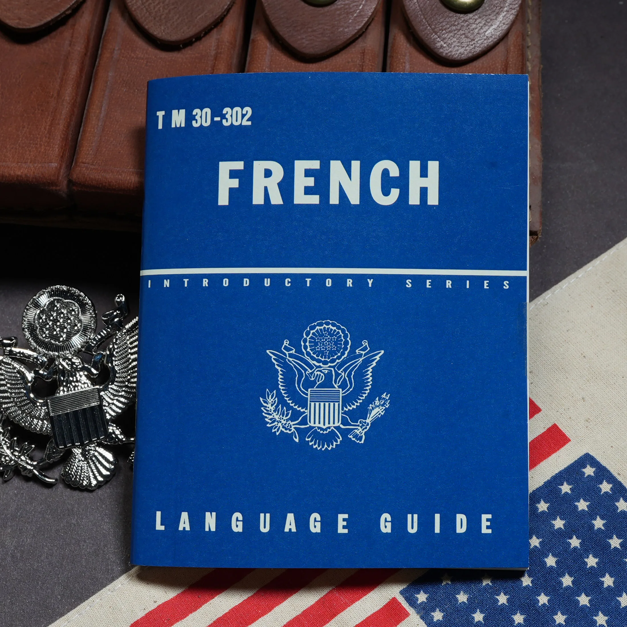 

World War II U.S. M1943 Normandy Landing 《French Spoken Language Guide》 Collectible Prop