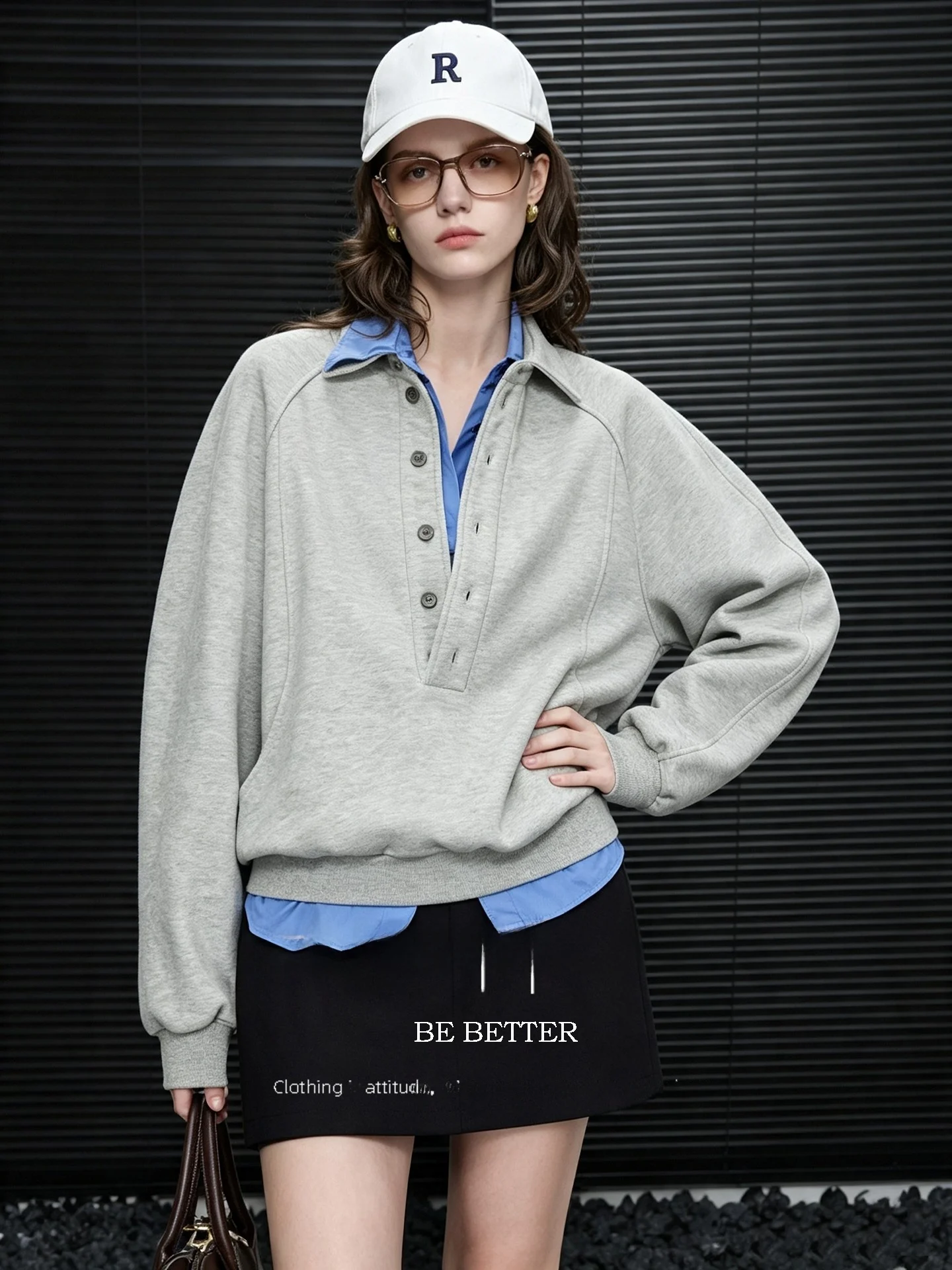 เสื้อสเวตเตอร์คอวีทรงโอเวอร์ไซ - Tops บทวิจารณ์และราคา