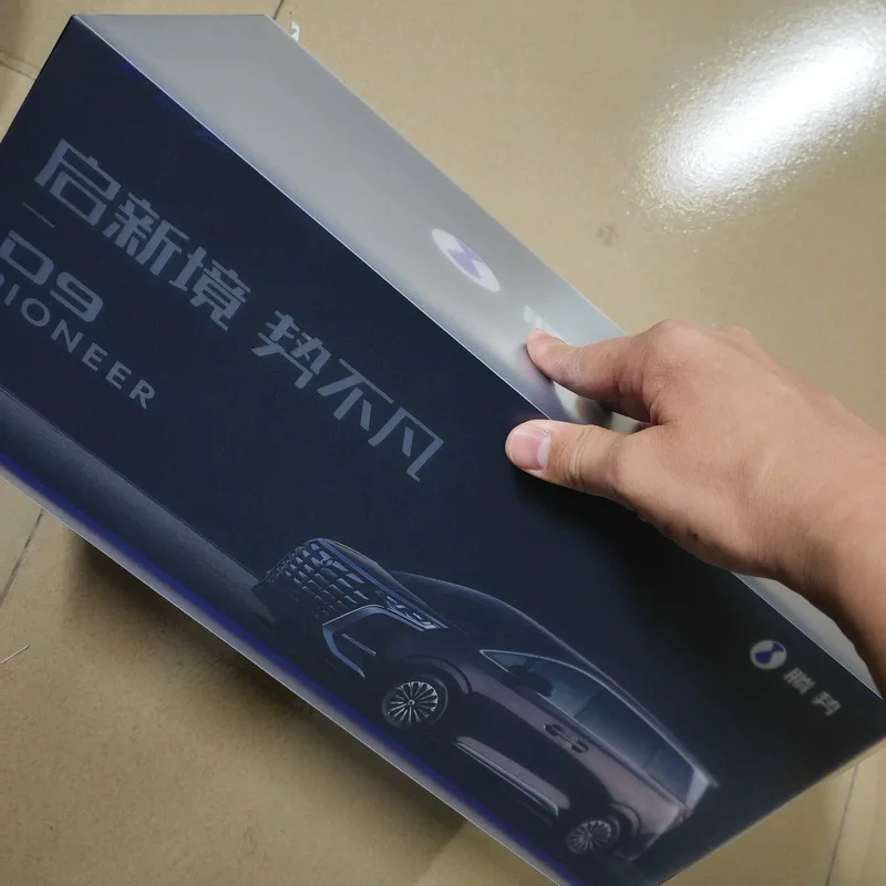 BYD Denza D9 Pioneer Alloy Diecast نموذج سيارة MPV، عرض المجموعة، هدية عيد ميلاد للبالغين أرجواني 1:18