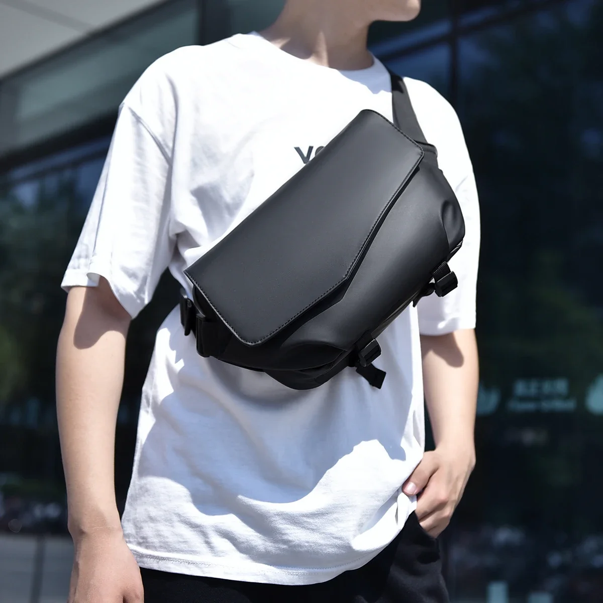 Newest Popular Men Cool Leisure Business Crossbody Chest Bags For Work High Capacity Boys Handbags Large Pockets For Shopping