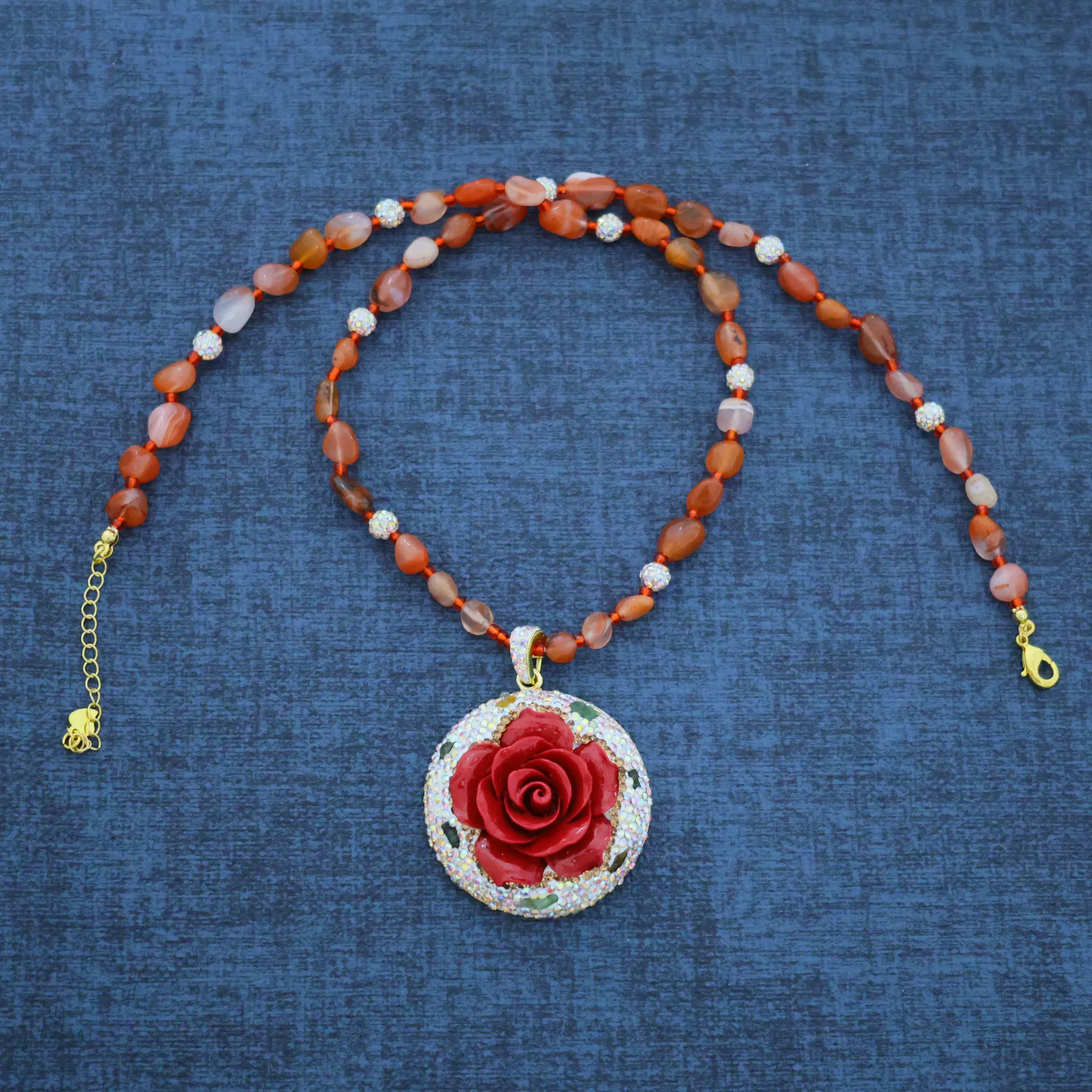 Internet celebrity live broadcast new shell powder embossed rose agate natural lapis lazuli pendant necklace
