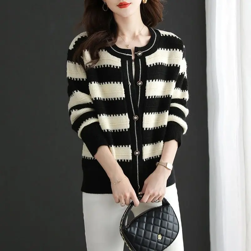 Women\'s Korean Fashion Elegant Chic Striped Single Breasted Knitted Cardigan Autumn Winter O Neck Long Sleeve Slim Sweater Coat