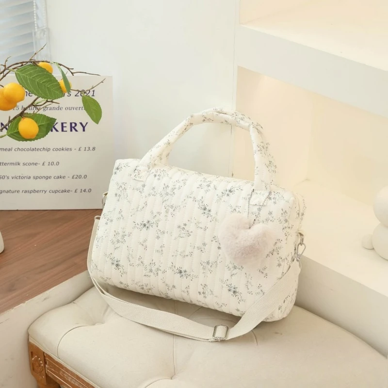 

Korean-Style Floral Boston Bag Lightweight Multifunctional Portable Baby Bag for Moms on the Go