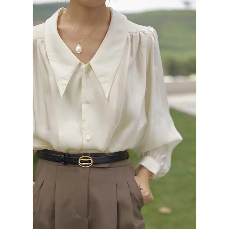 French Retro Bubble Sleeve Shirt for Women in Early Autumn New Design Niche Temperament Chic Top