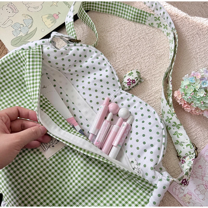 Patchwork-Stoff-Umhängetasche, Apfelförmige Handtasche mit Blumen- und Punktmuster für Damen, Mädchen, Studenten, Cottagecore, süße Handtasche – Detail 7