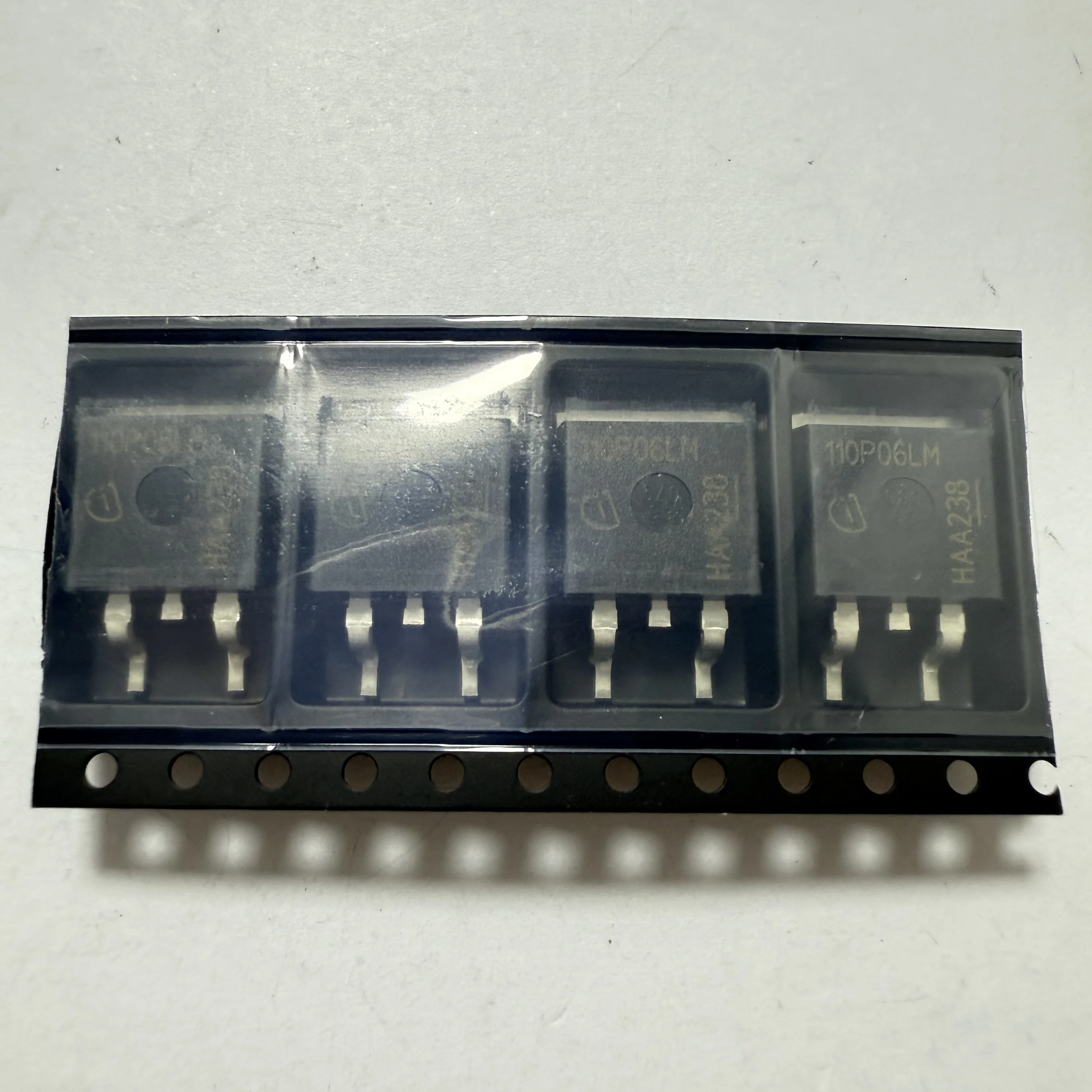 2 PÇS/LOTE IPB110P06LM (MOSFET)