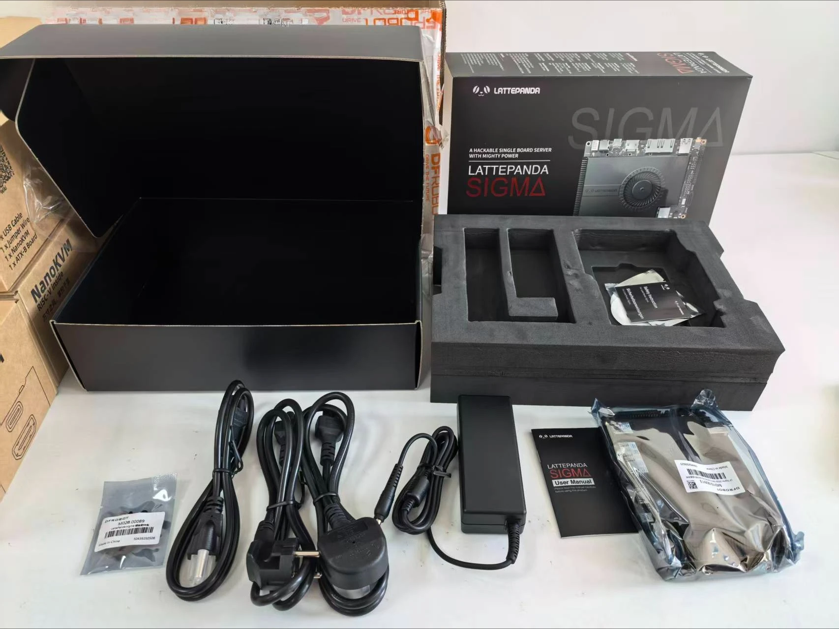 LattePanda Sigma SBC | 32GB RAM & 500GB SSD | WiFi 6E Module, Supports DeepSeek AI Model Development