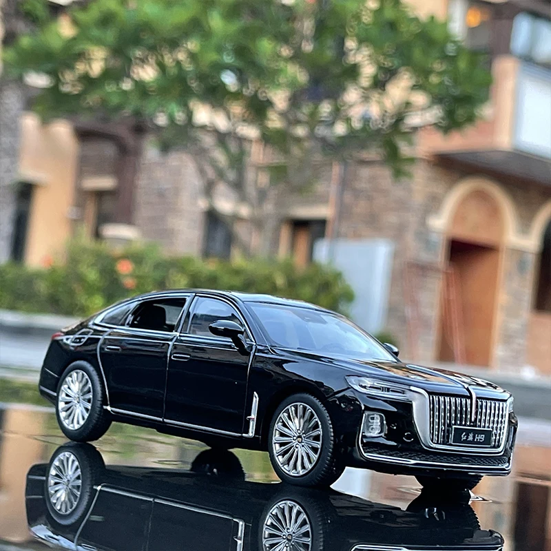 1/32 Hong Qi Limousine H9 Alloy Car Model Diecast Toy Vehicles Metal Car Model High Simulation Sound Light Collection Decoration