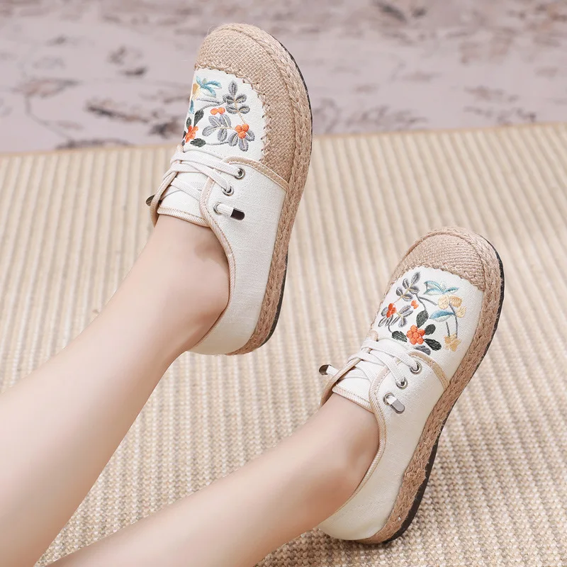 Women Embroidered Shoes Ethnic Style Floral Round Toe Lightweight Loafers Comfortable Walking Casual Flats Zapatos Para Mujer