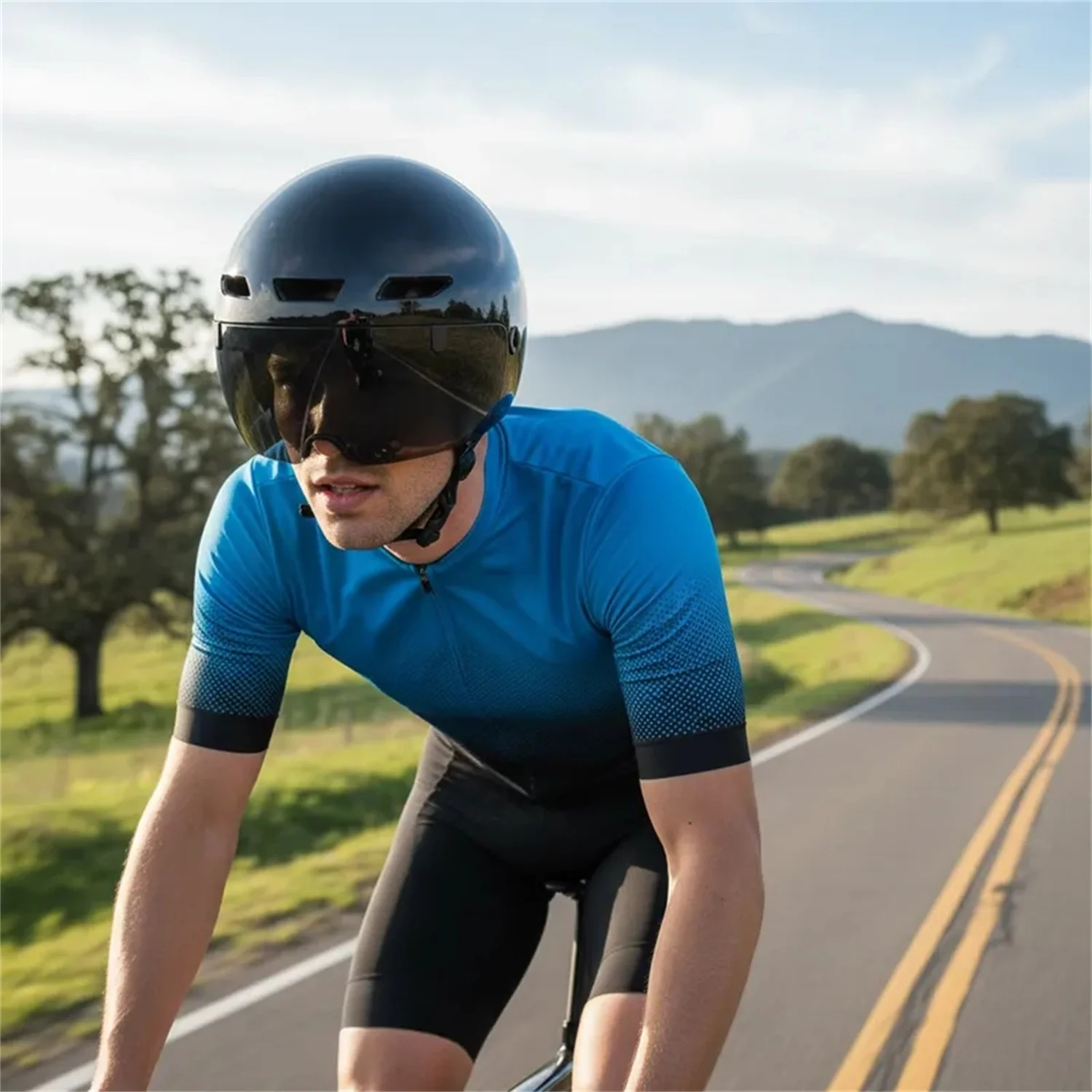 YUMAJ TT Bicycle Helmet Aerodynamic Triathlon-Specific Cycling Helmet with Panoramic Surround Magnetic Goggles YM-88