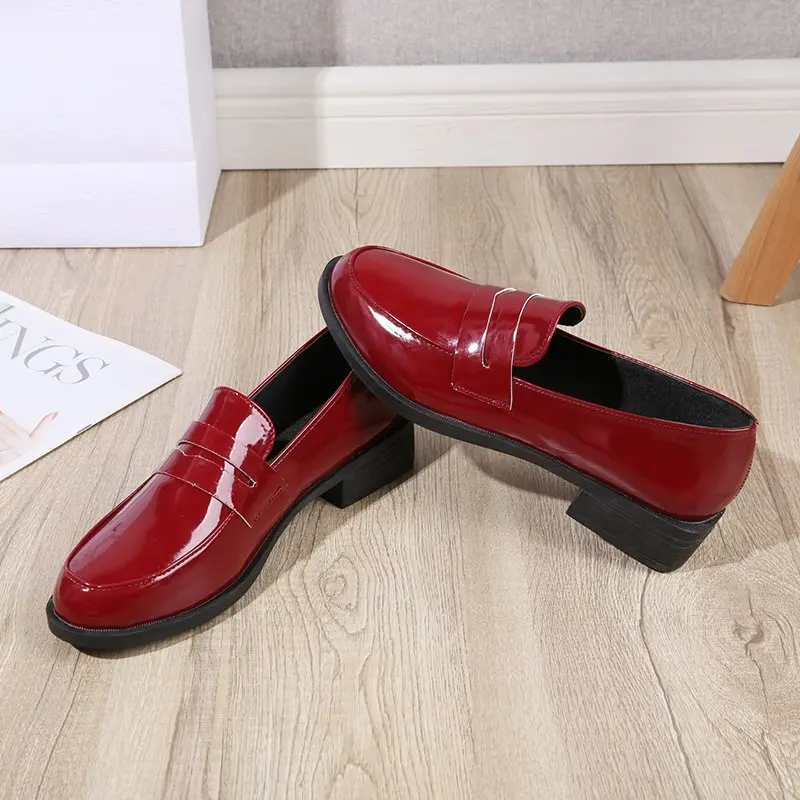 Fashion Women\' Black Red Pumps Loafers Round Toe Med Heels Oxfords Female Slip on Patent Leather Casual Shoes Woman Plus Size 43