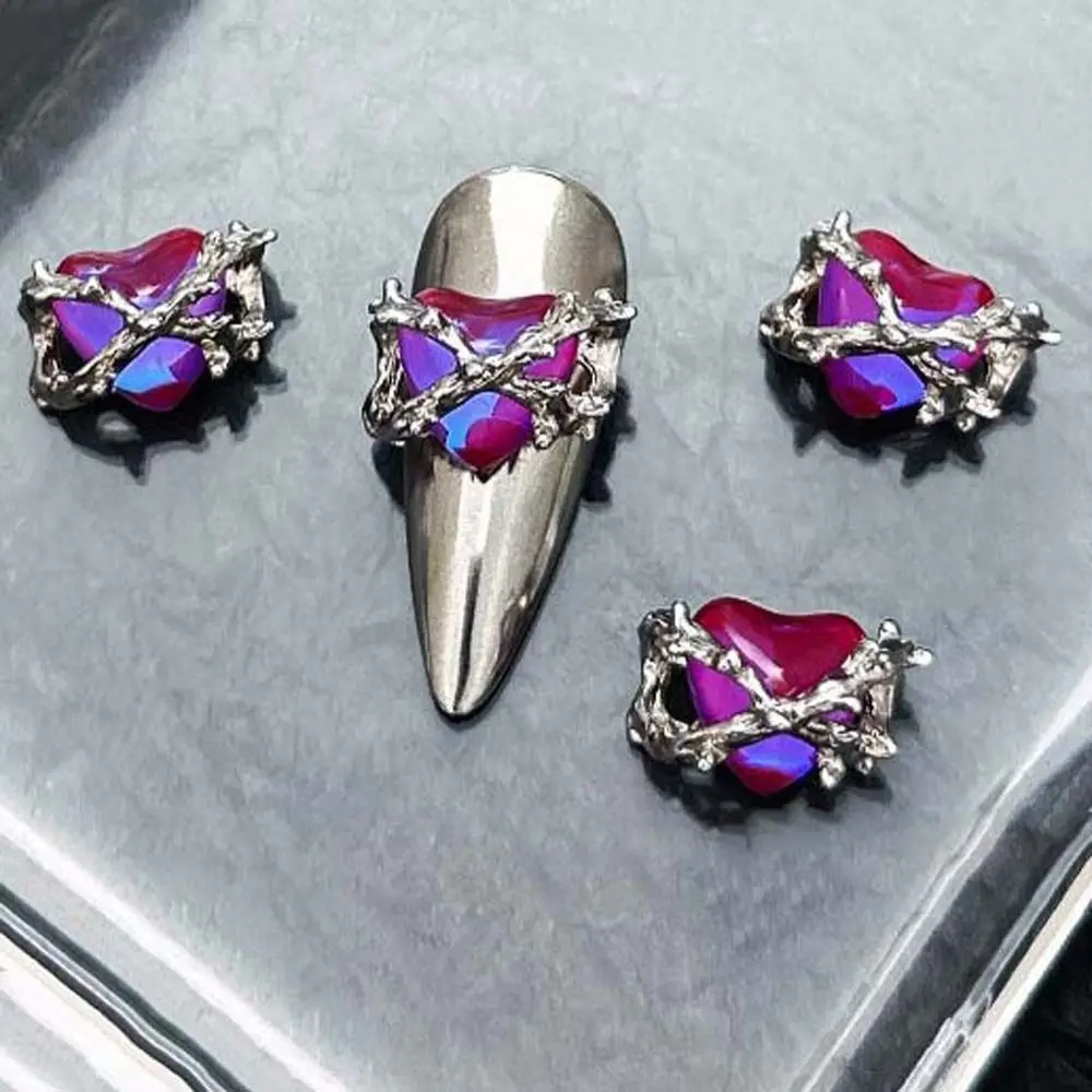 

4Pcs/set Nail Art Charms Halloween Heart Nail Decorations DIY Nail Ornaments 3D Nail Drills Halloween Heart Nail Accessories
