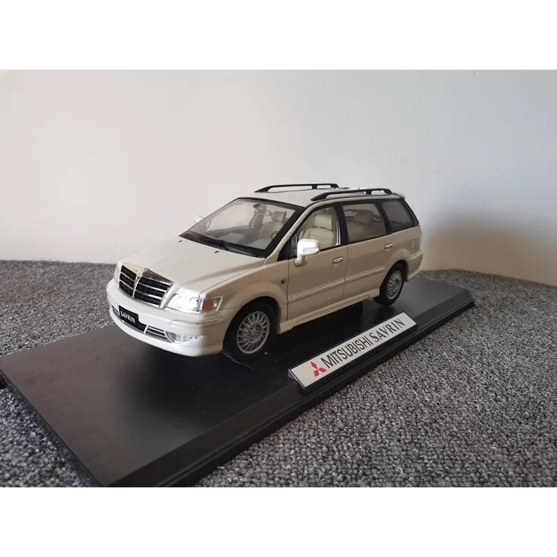 

Diecast 1:18 Scale Original Mitsubishi SAVRIN Space Car/Happiness Power Alloy Car Model Collectible Toy Gift Souvenir Display