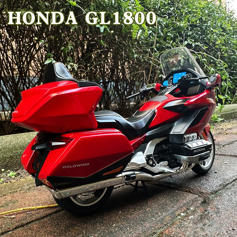 1:9 HONDA Gold Wing GL1800 Modello di moto sportiva in lega Diecast in metallo Street Touring Modello di moto Suono Luce Giocattolo per bambini Regalo