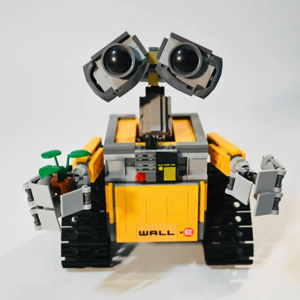 MINISO MOC 21303 نموذج اللبنات Wall-E ألعاب تعليمية 687 قطع الأولاد عيد الميلاد هدية عيد ميلاد مجموعات الجذعية الإبداعية
