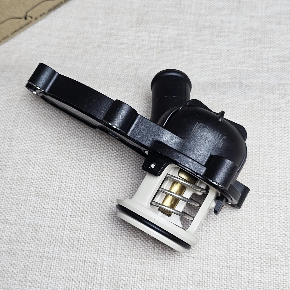 منظم حرارة مبرد المحرك 06E121111G,06E121111H,06E121111D لأودي A4 B7 3.2 2005-09,A6 C6 2.4/3.2 2004-09,A8L D3 3.2 2005-10