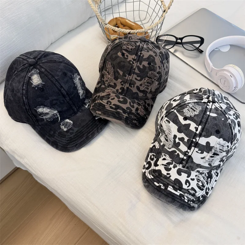 An American retro-style leopard print baseball cap for women, a new spring/summer niche hat that makes the face look smaller