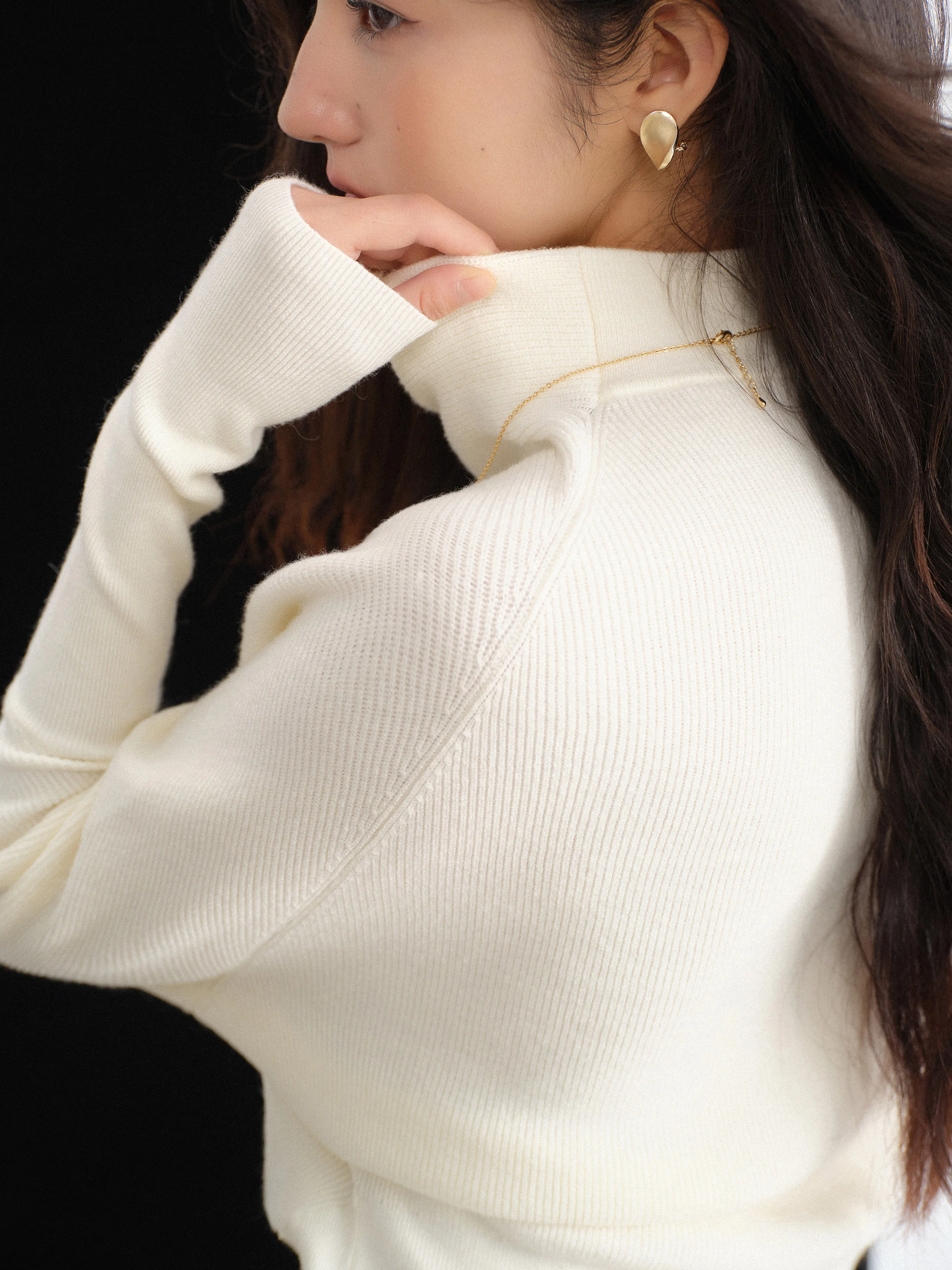 เสื้อไหมพรมผู้หญิง คอเต่า นุ่ม สบาย ทรงเข้ารูป เอวคอด ใส่ได้ทั้งฤดูหนาวและฤดูใบไม้ร่วง สไตล์ลำลอง ให้ความอบอุ่นและสง่างาม