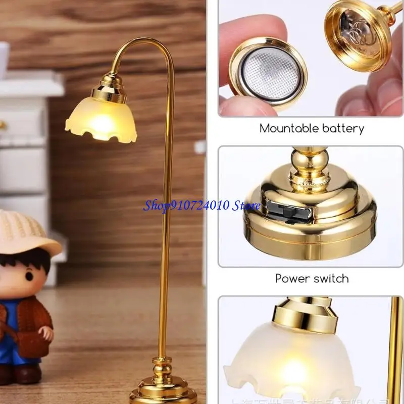 77hd Luz escritorio LED metal dorado en miniatura para 1/12 accesorios casas muñecas decoraciones realistas para