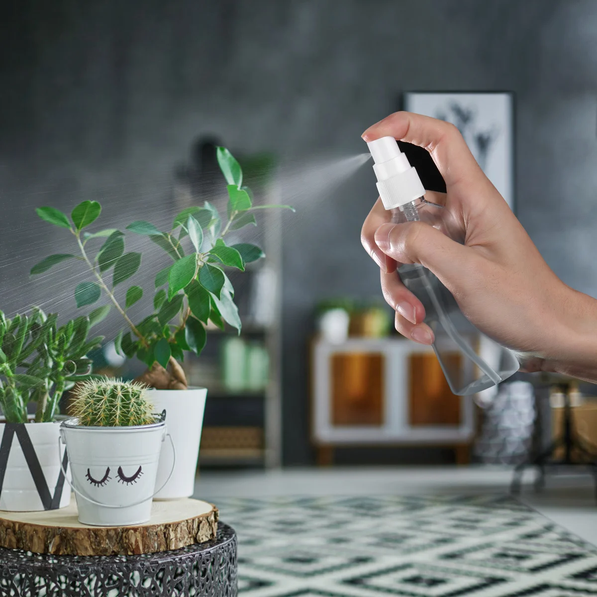 4 قطعة زجاجات رذاذ قابلة لإعادة الملء المحمولة غرامة ضباب حاويات بلاستيكية فارغة السفر ماكياج العناية بالبشرة تخزين السائل لون عشوائي