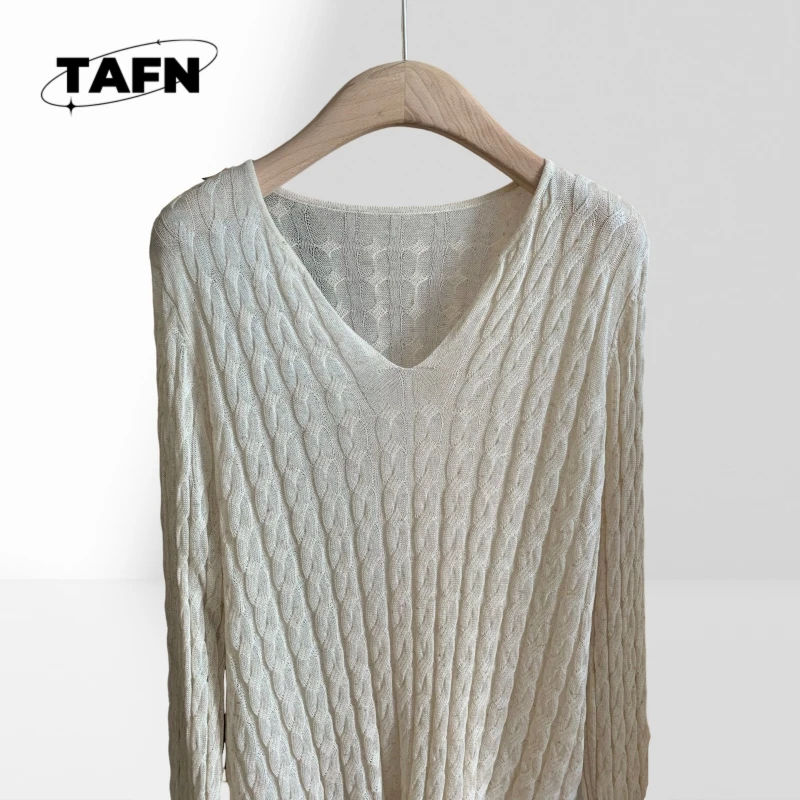 シングルブレストのシンプルで高度な質感の快適なカシミア カーディガン – ヴィンテージ スタイルと毎日の着用にぴったりの居心地の良い暖かさ AE607