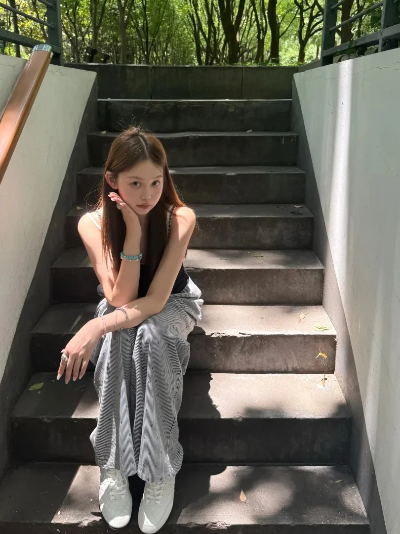 سروال نسائي موحد شتوي صوف مستقيم الأرجل مبطن بالصوف صالة قطيفة مريحة مطوية الحد الأدنى ملابس شارع فنية مريحة #4