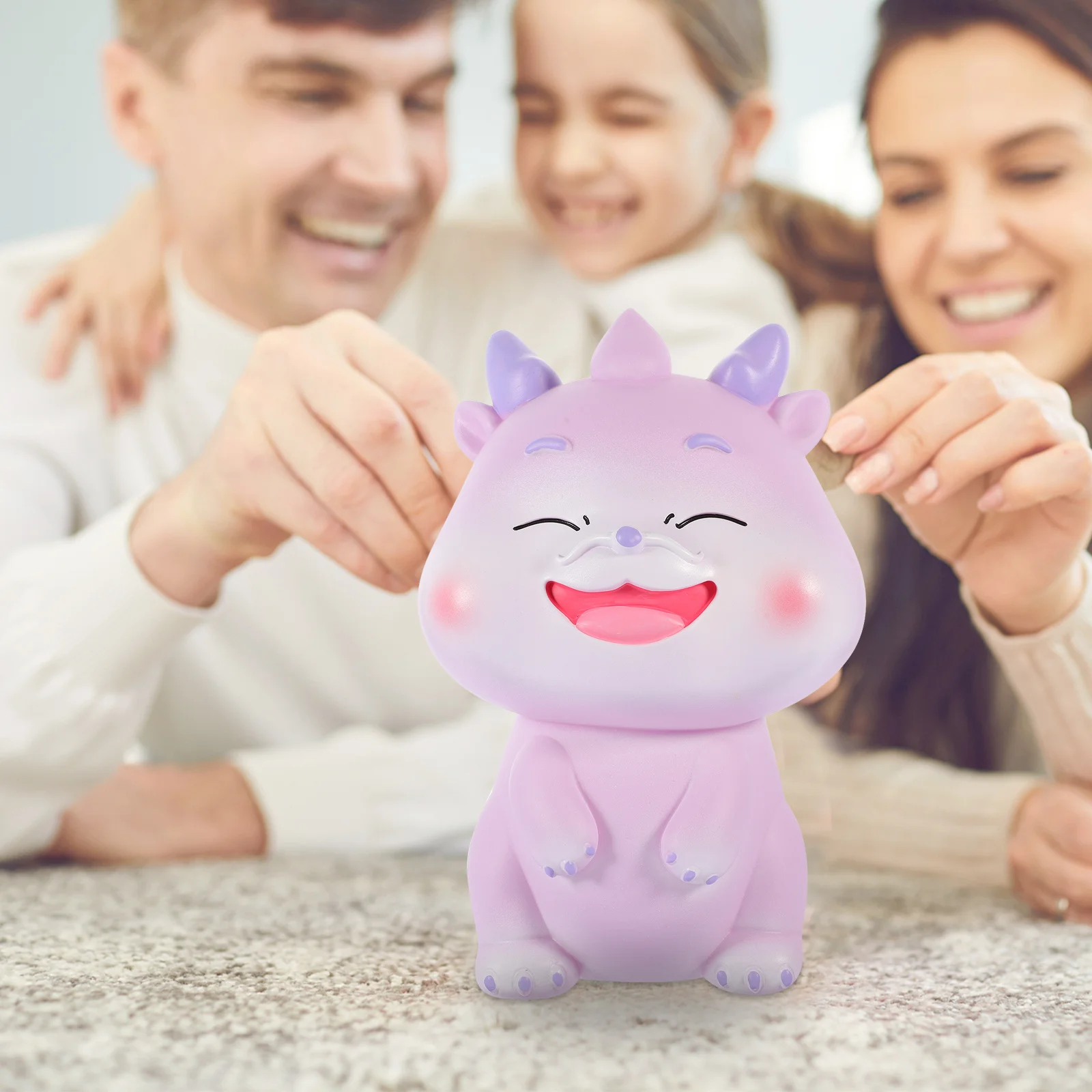 1pc 子供貯金箱ドラゴン形ビニール貯金瓶耐久性のあるフェスティバル装飾デスクトップ装飾子供のための新年のギフト