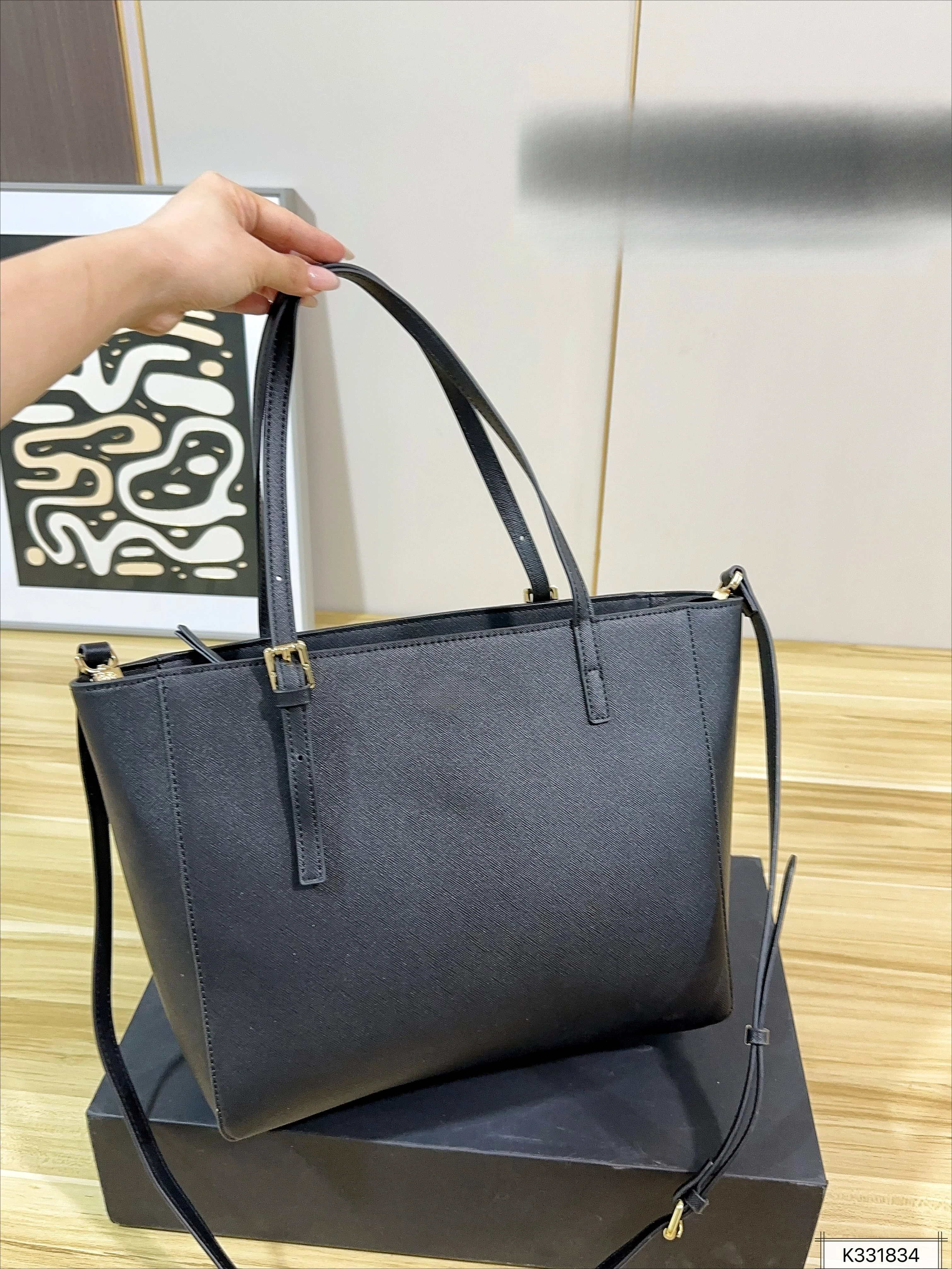 

2026 Minimal Leather Tote Bag Large Capacity Commute Shoulder Handbag with Detachable Crossbody Strap Size 30*25cm