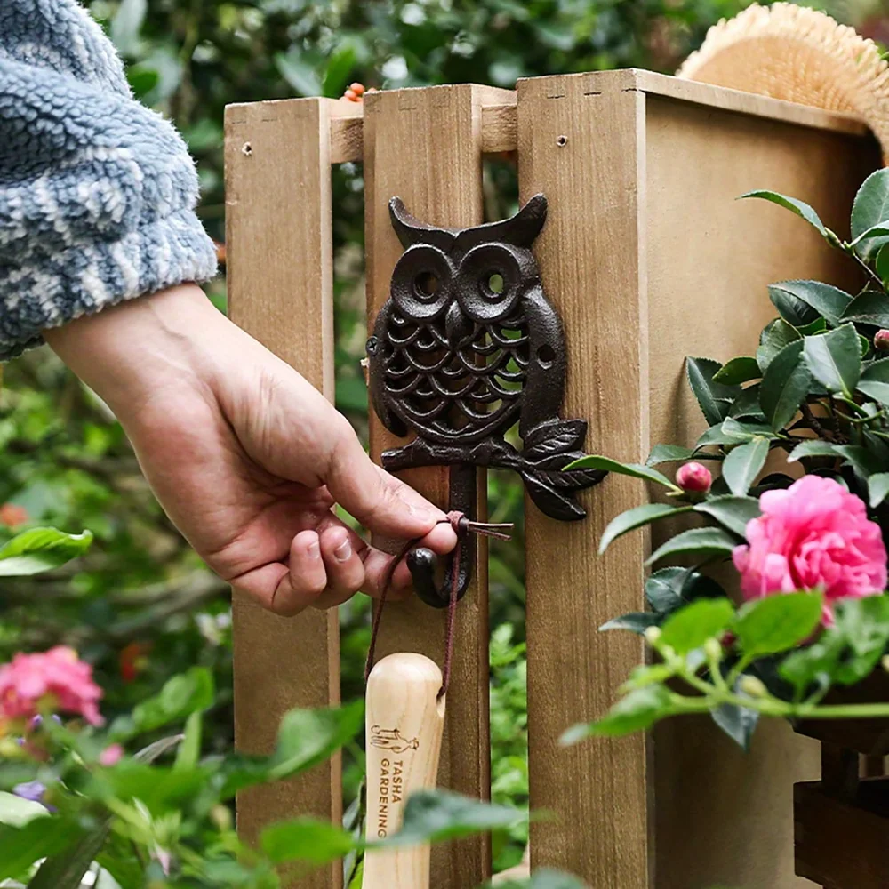 Vintage Cast Iron Owl Wall Hook Rust‑Resistant Heavy Duty for Outdoor Garden Fence Patio Hanging Tools Wreath Decorations