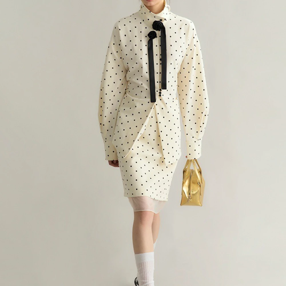 TWOTWINSTYLE Бежевый комплект из двух предметов в горошек, женская куртка с воротником-стойкой и длинными рукавами, модный комплект французской женской юбки