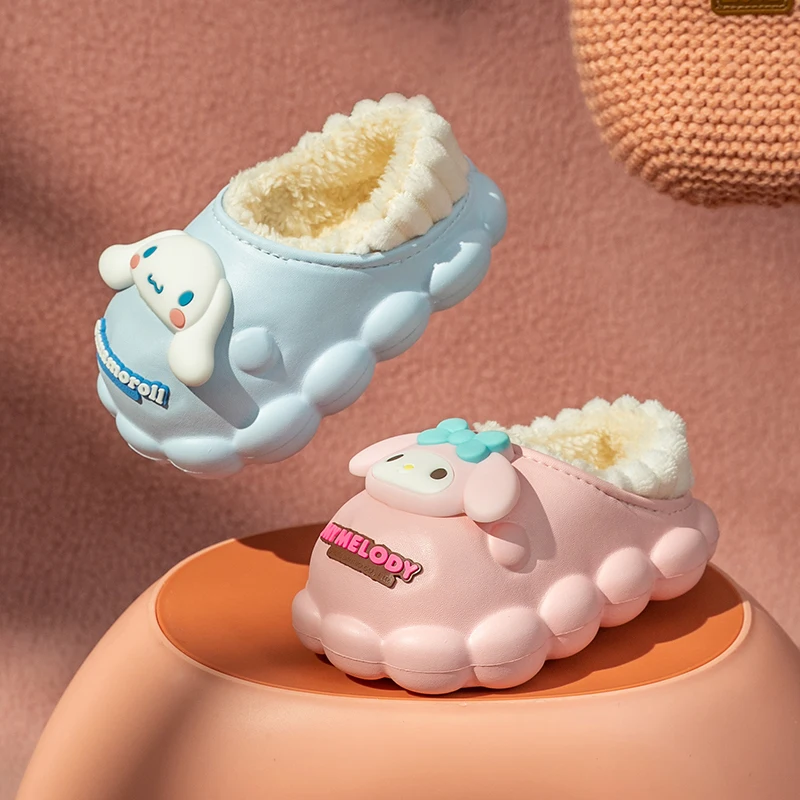Sanrio Zapatillas de algodón para niños con bonitos dibujos animados para niñas, decoración del hogar de otoño e invierno, antideslizantes y cálidas para interiores y exteriores
