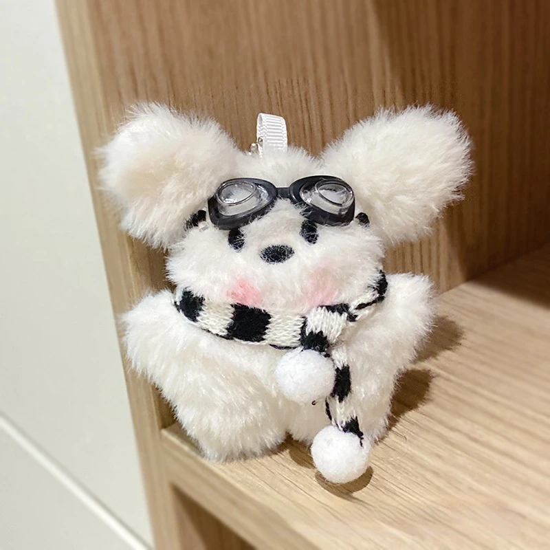 Pendentif en peluche de dessin animé mignon, arc bleu de lapin populaire, lunettes de chien volant Sophia, sac à dos exquis et magnifique