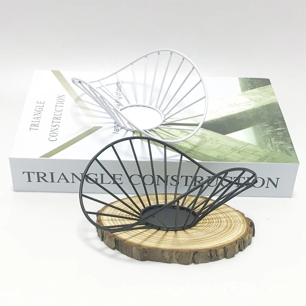 

2Pcs Iron Holder Creative Geometric Design Rust-Resistant Decorative Stand for Home Living Room Coffee Table