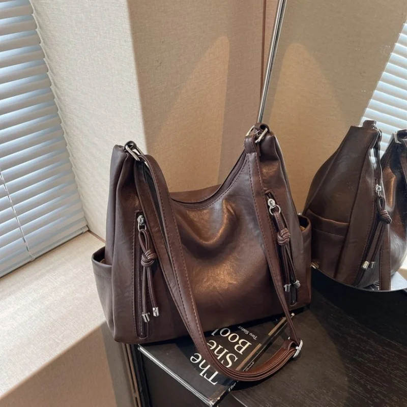 

Women's Trendy Leather Crossbody Bag Featuring Paris Designer Style And Adjustable Strap Perfect For Daily Use​