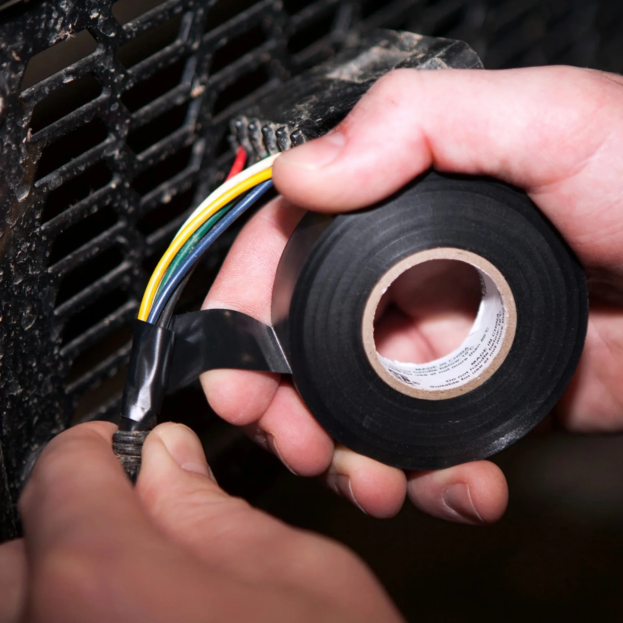 (4 шт.) Профессиональная виниловая изолента, 0,75 дюйма. x 66, черный