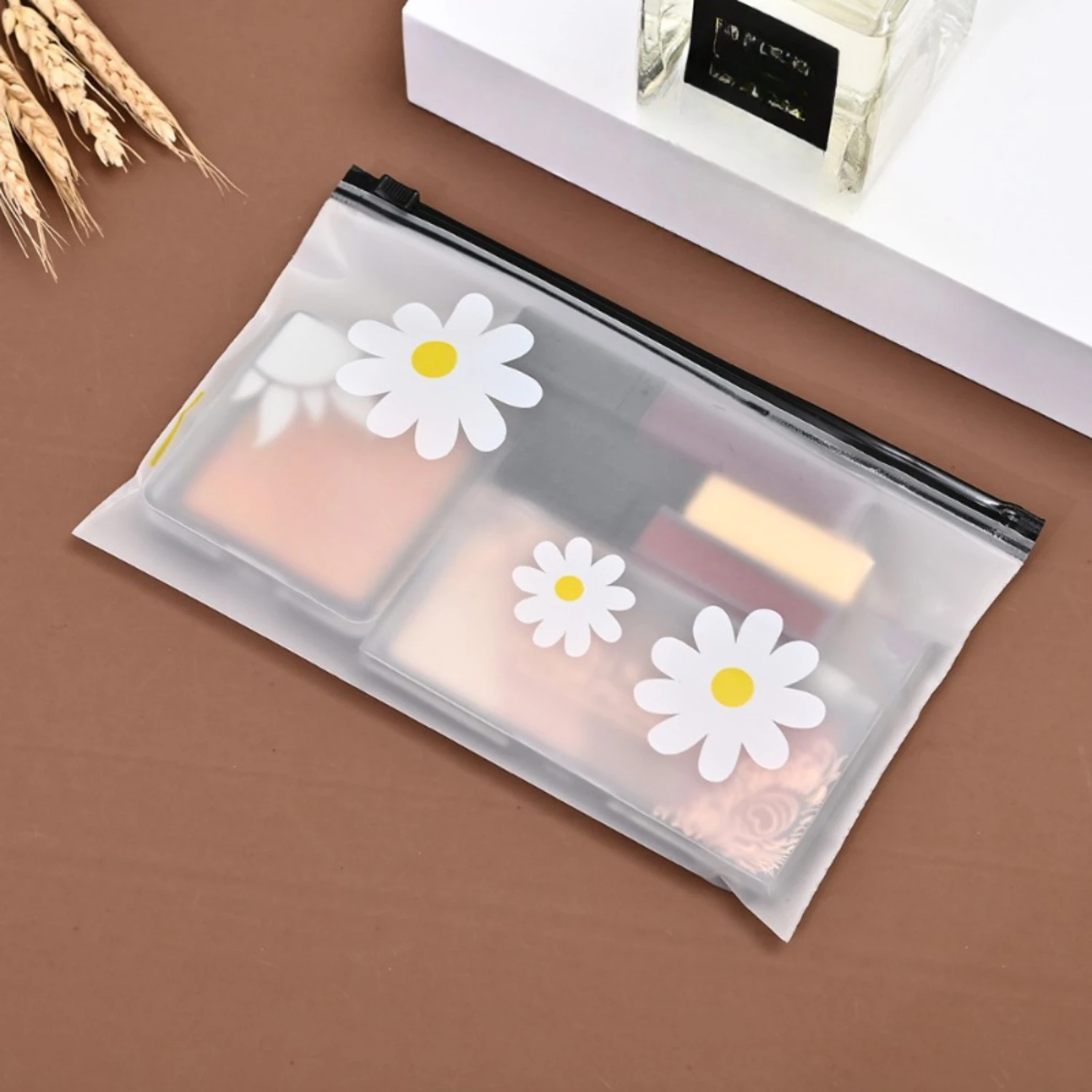

10 Pcs Daisy Pattern Pouches, Lightweight Multifunctional Makeup Bags