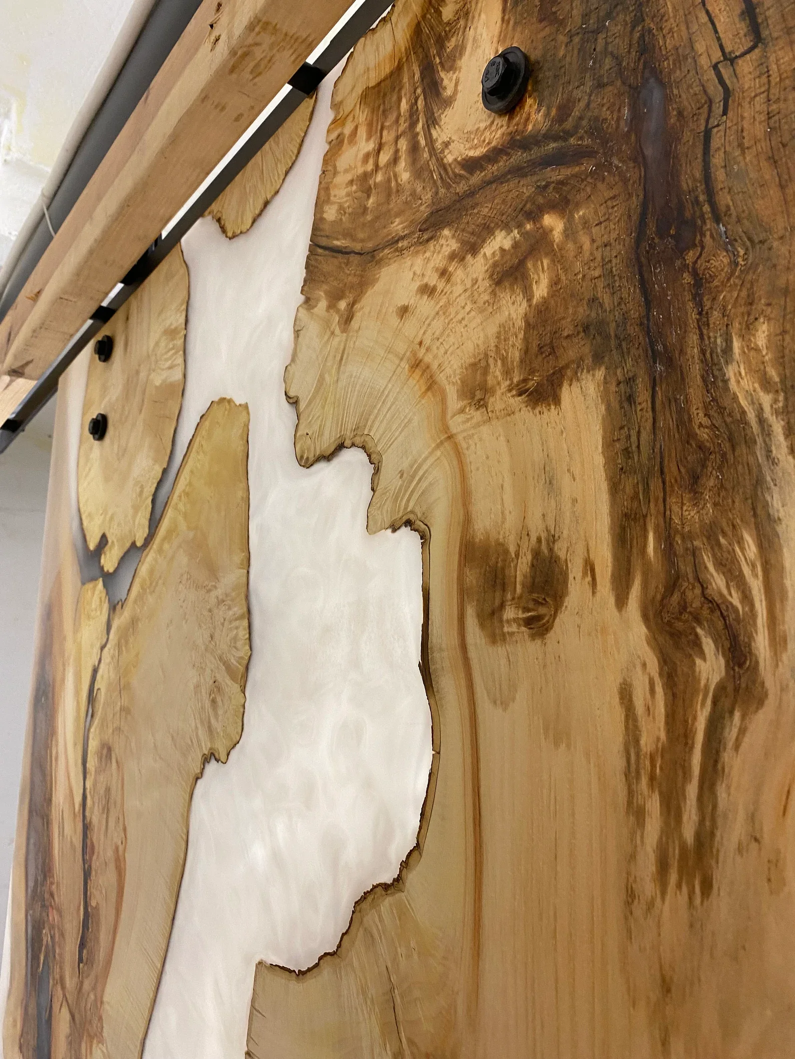 Modern Solid Wood Barn Door with Lustrous Resin Inlay Maple Wood & Pearl Epoxy Resin Sliding Door
