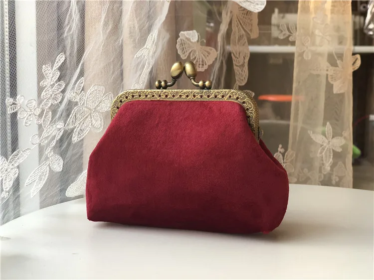 Lost in Vintage Metal Frame Coin Purse Burgundy Velvet Kisslock Fabric Pouch Wallet Makeup Bag Small Clutth with Parls Chains