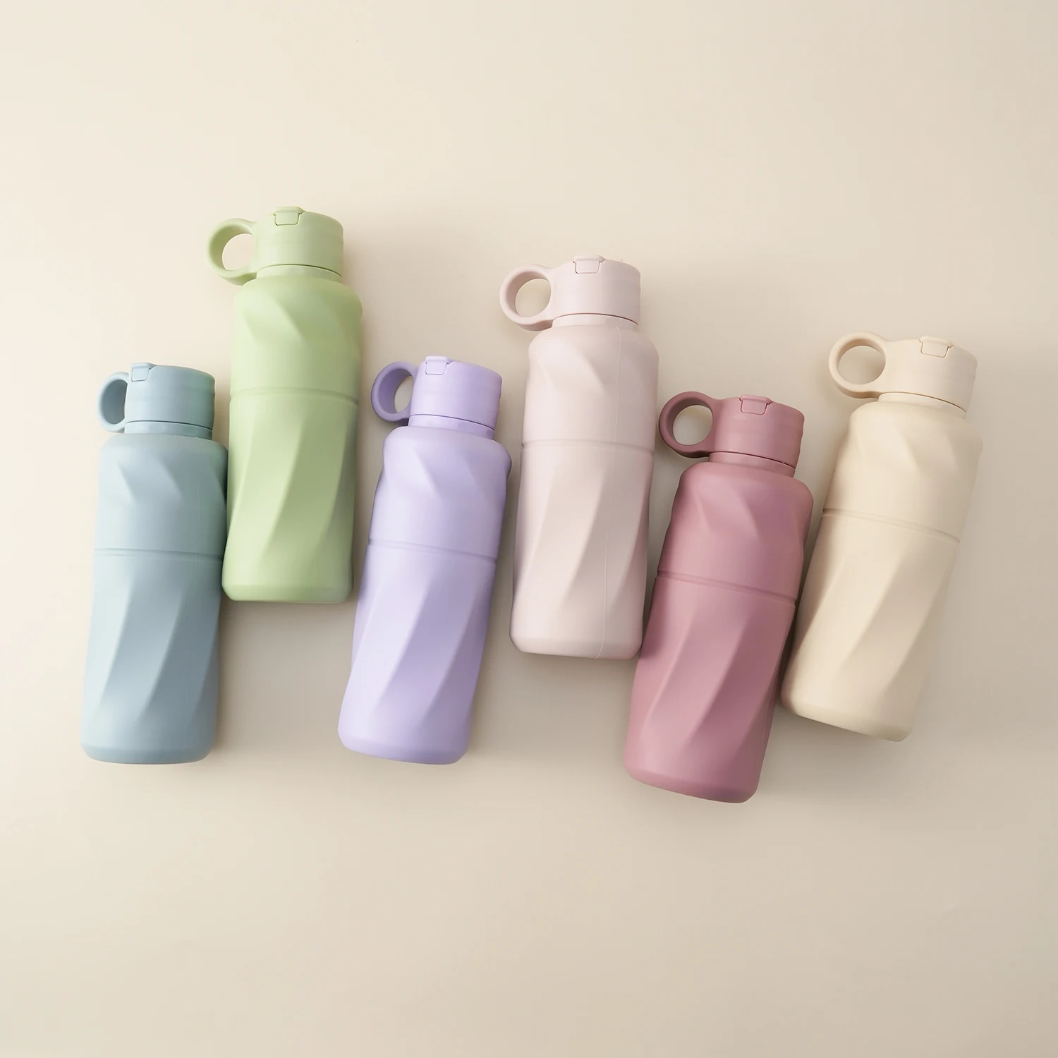 

Детская портативная силиконовая чашка-поильник Color Kids, 1 шт., с герметичной откидной крышкой - детская посуда для кормления и воды для малышей