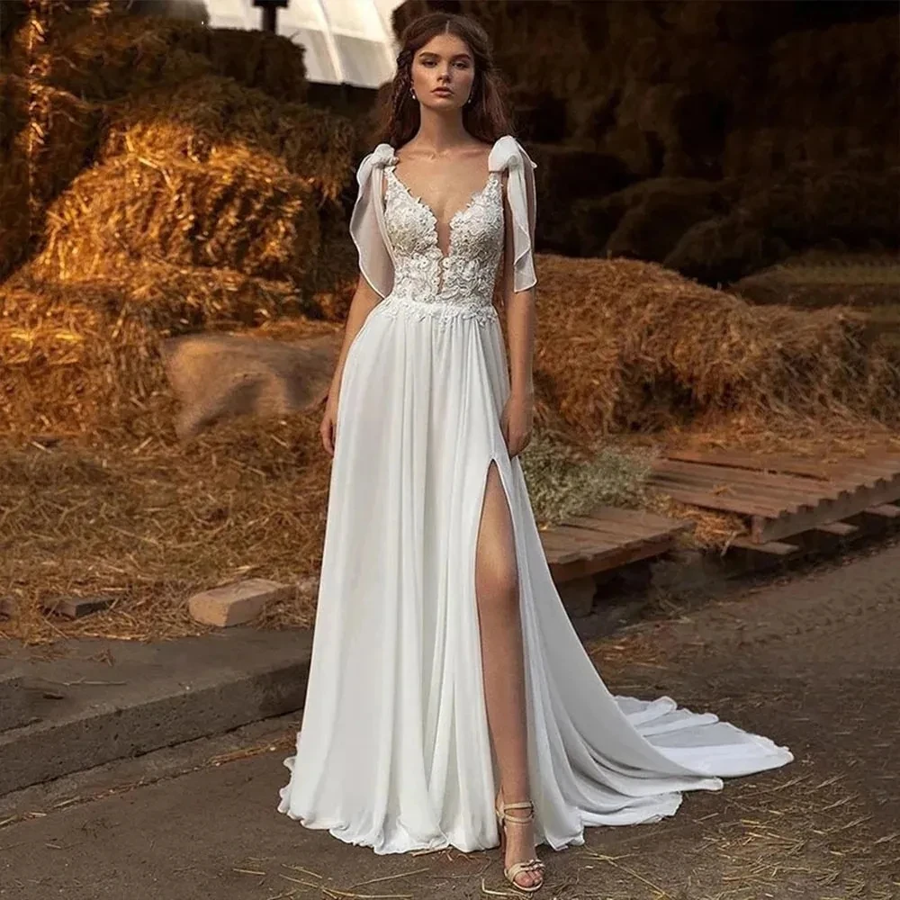 Venda quente simples renda applique com decote em v chiffon vestido de casamento elegante sexy lado split sem mangas arco encadernação praia vestido de noiva