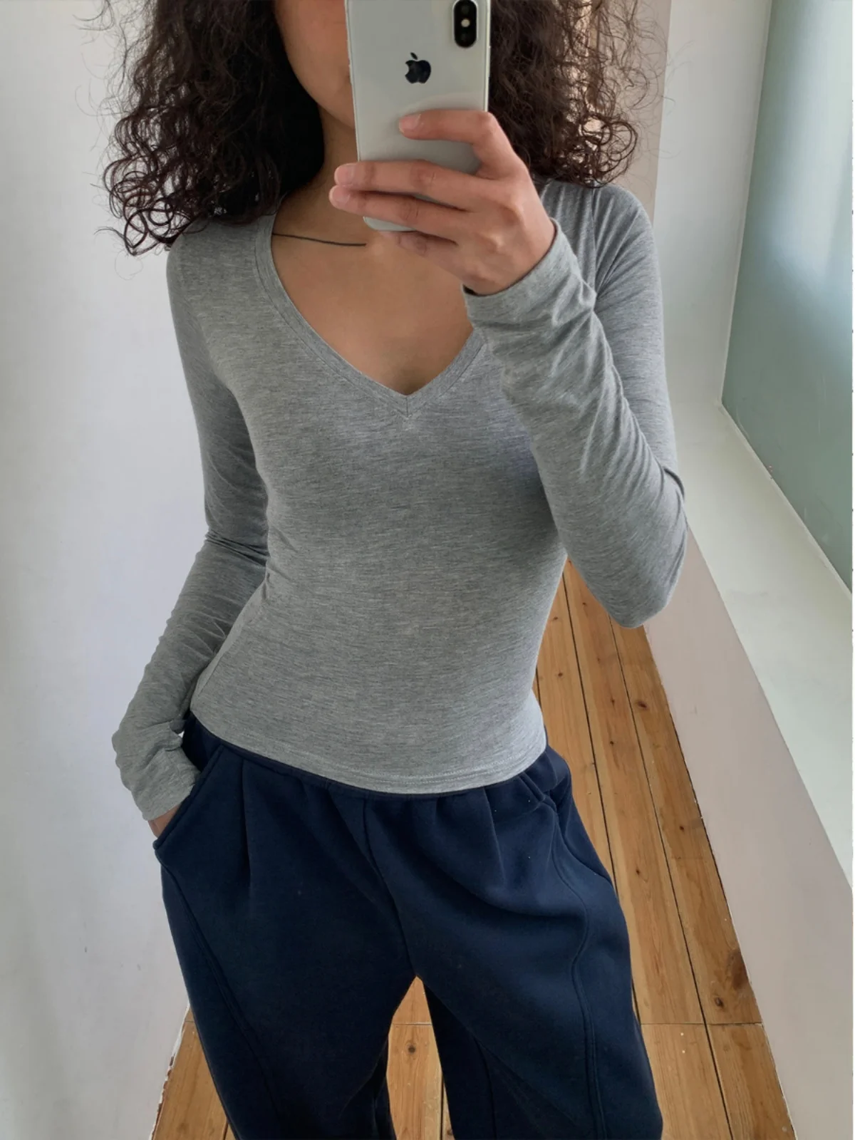 Gogo Burn American Grey V-neck Long Sleeve T-shirt Women's Fashionable Inner Wear Hot Girl Top Street Style Spring Summer