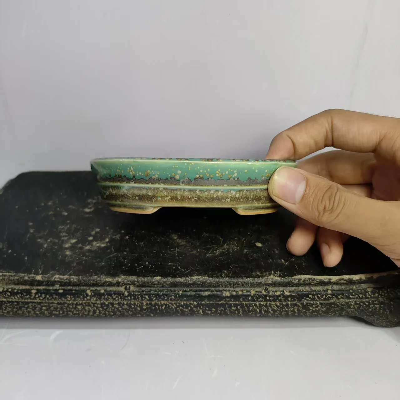 Popular Oval Shape Glazed Bonsai Pot with Line Design