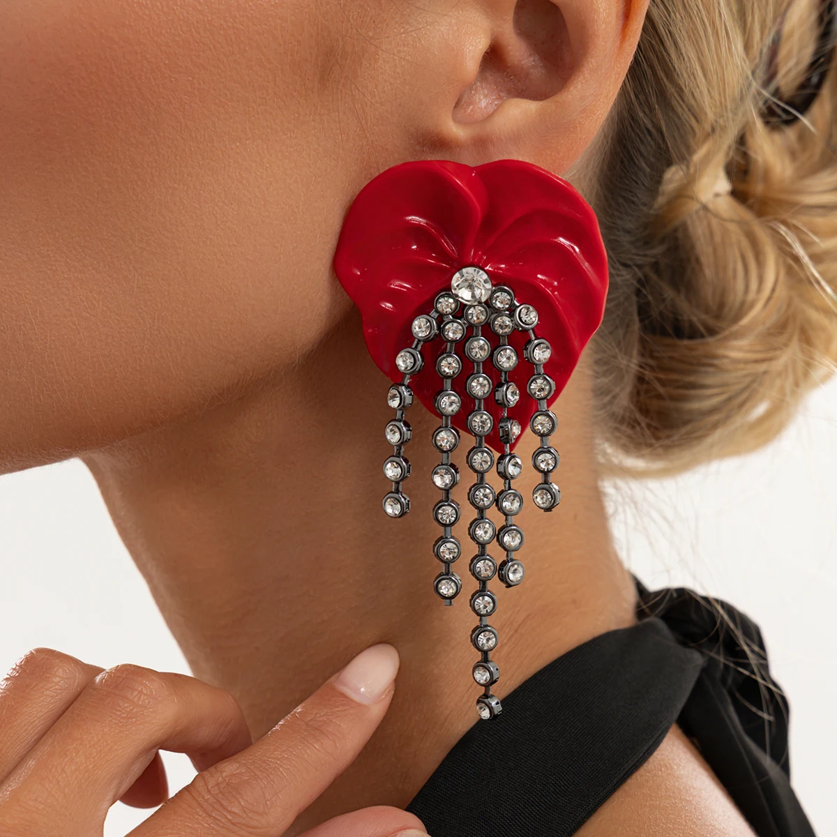 Salircon Retro Irregular Geometry Red Acrylic Drop Earrings Women Exquisite Inlay Rhinestone Piercing Dangle Earring New Jewelry