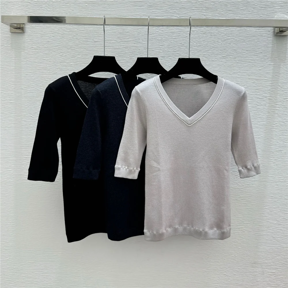 

Women's Lightweight Wool-Blend Knit Top V-Neck Mid-Length Sleeves Simple Versatile Knitwear
