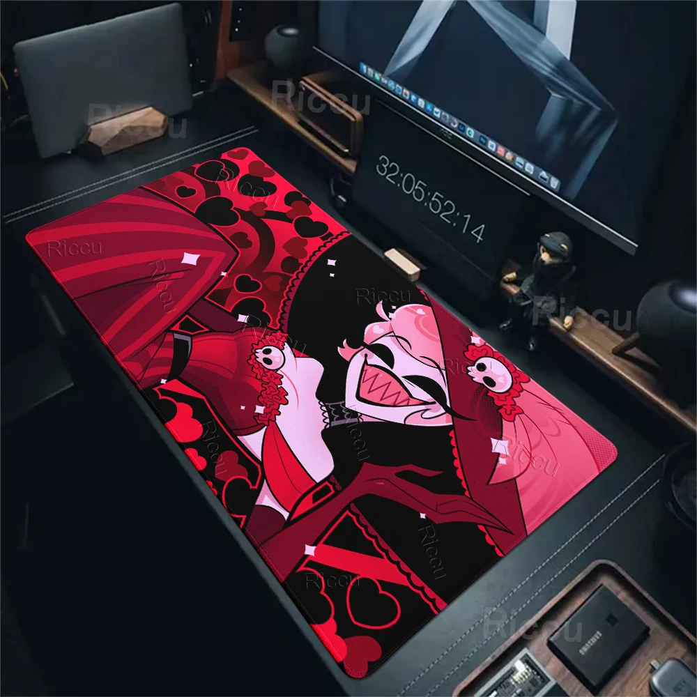 Großes Mauspad mit Hazbin Hotel Muster, Computer-Zubehör, Schreibtischunterlage, Laptop-Tastaturunterlage, PC-Tischmatte, Anime-Gamer-Schreibtischunterlage