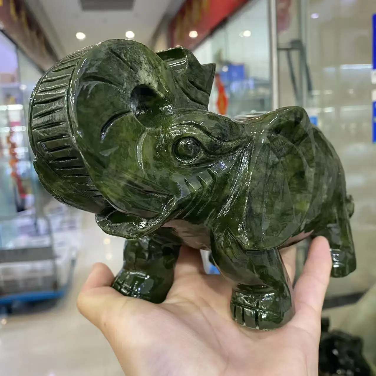 Natural  Xiuyan Jastone, Crystal Quartz Carved Elephant. Enhances Vitality Promotes Healing. Suitable For Home And Office Deco