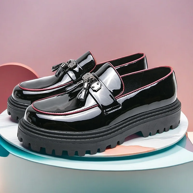 

Black Fashion Designer Loafers Men British Style Patent Leather Shoes for Men Comfortable Round Toe Platform Shoes Men Sneakers